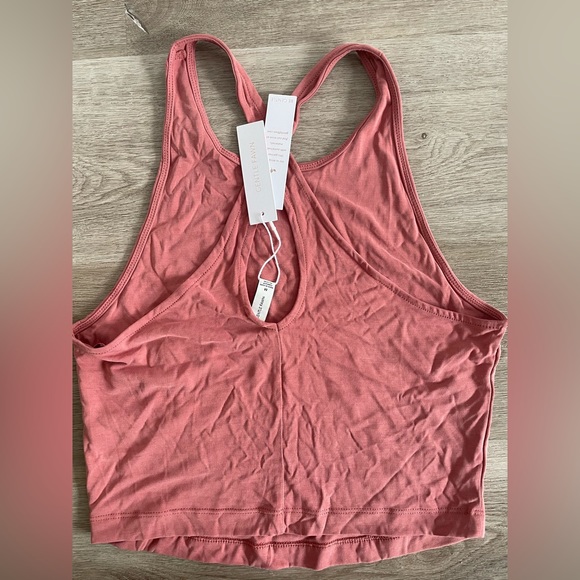 2 FOR 1 ✨ GENTLE FAWN MEDIUM CROPPED TANKS ✨ NWT - Picture 4 of 8